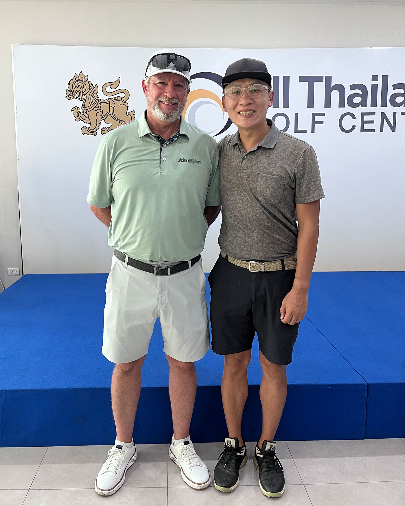 Joe Joe 與 Aimpoint 創辦人 Mark Sweeney 合影